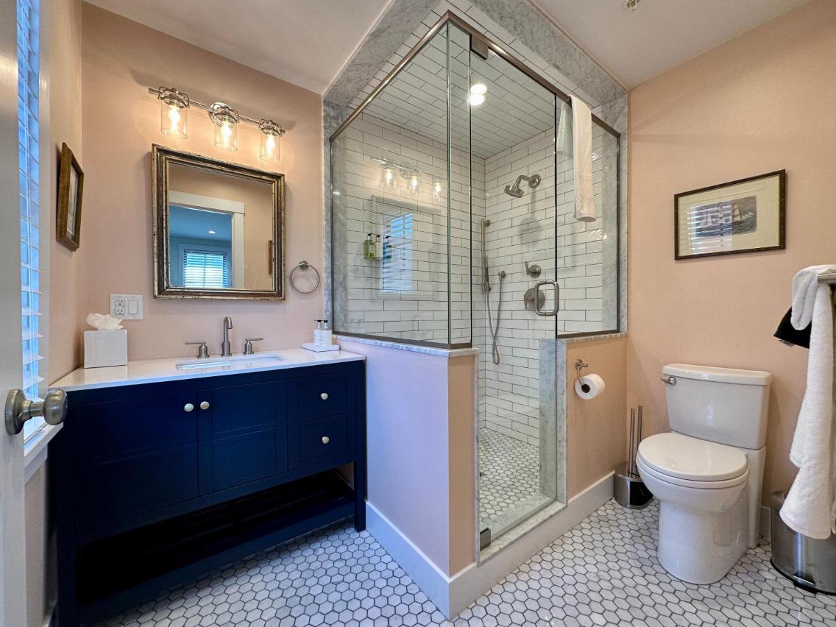 ニューポート Prime Location! Renovated House! 6 Bed4 Bathヴィラ エクステリア 写真