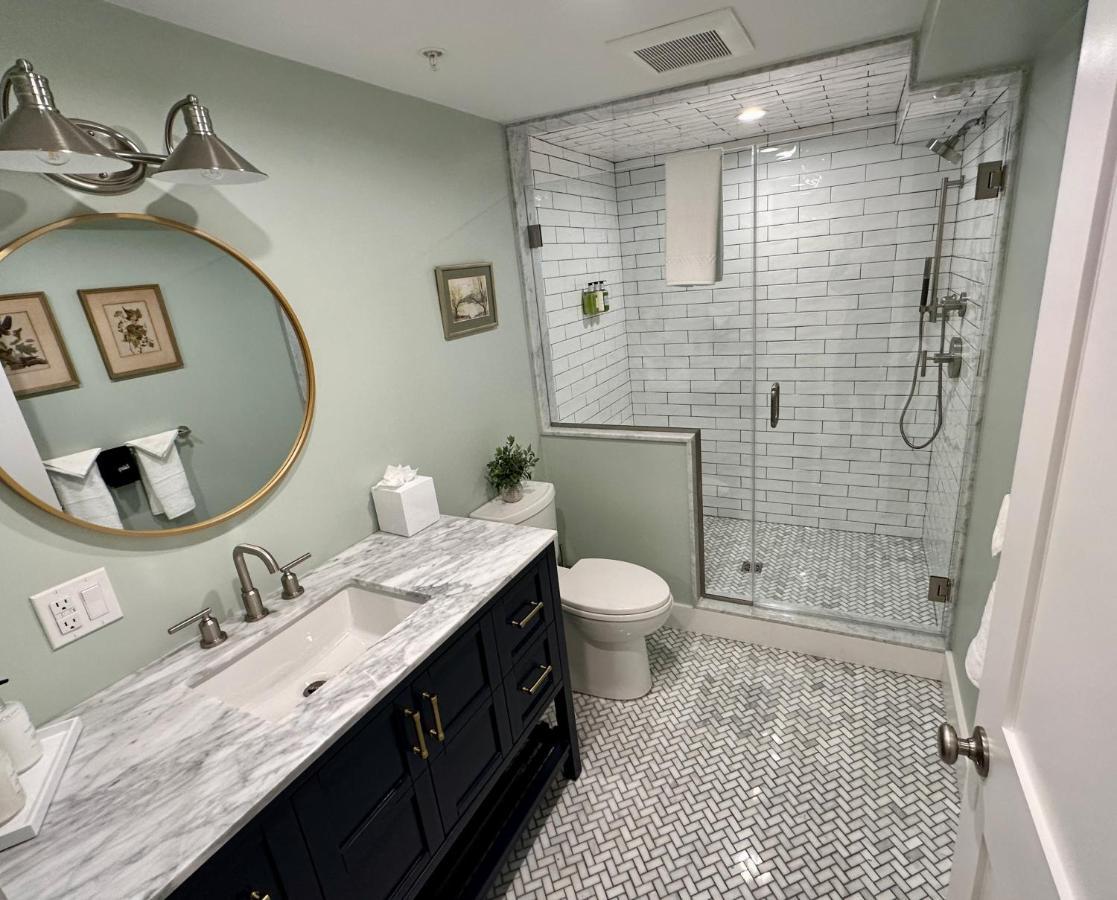 ニューポート Prime Location! Renovated House! 6 Bed4 Bathヴィラ エクステリア 写真