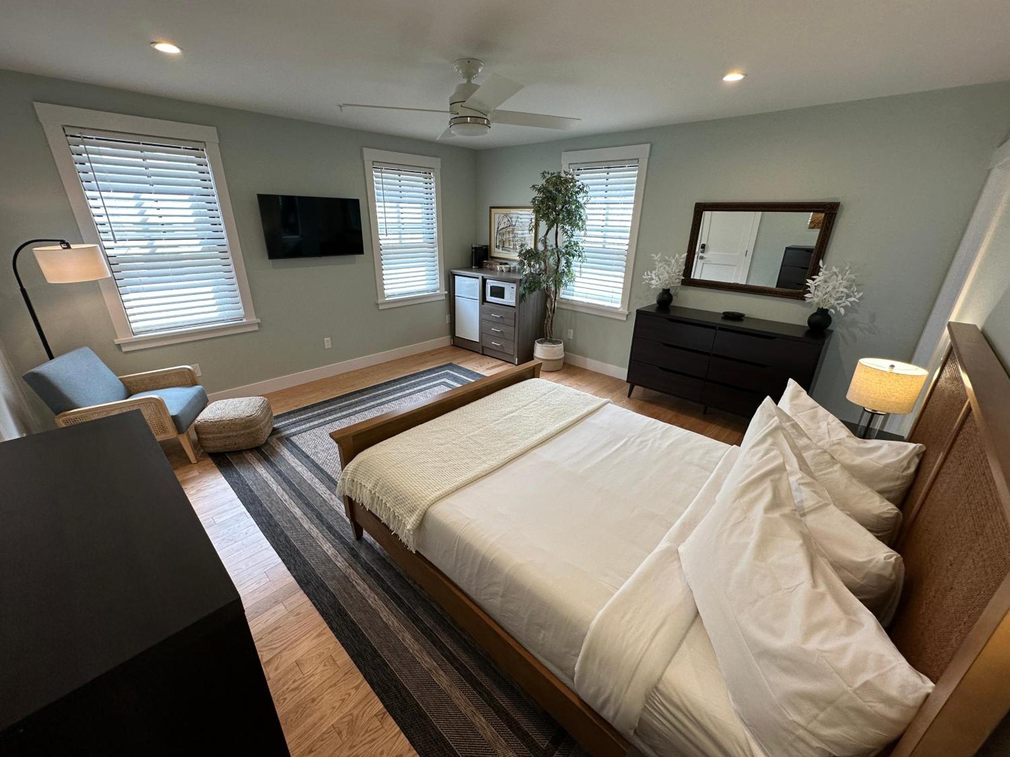 ニューポート Prime Location! Renovated House! 6 Bed4 Bathヴィラ エクステリア 写真
