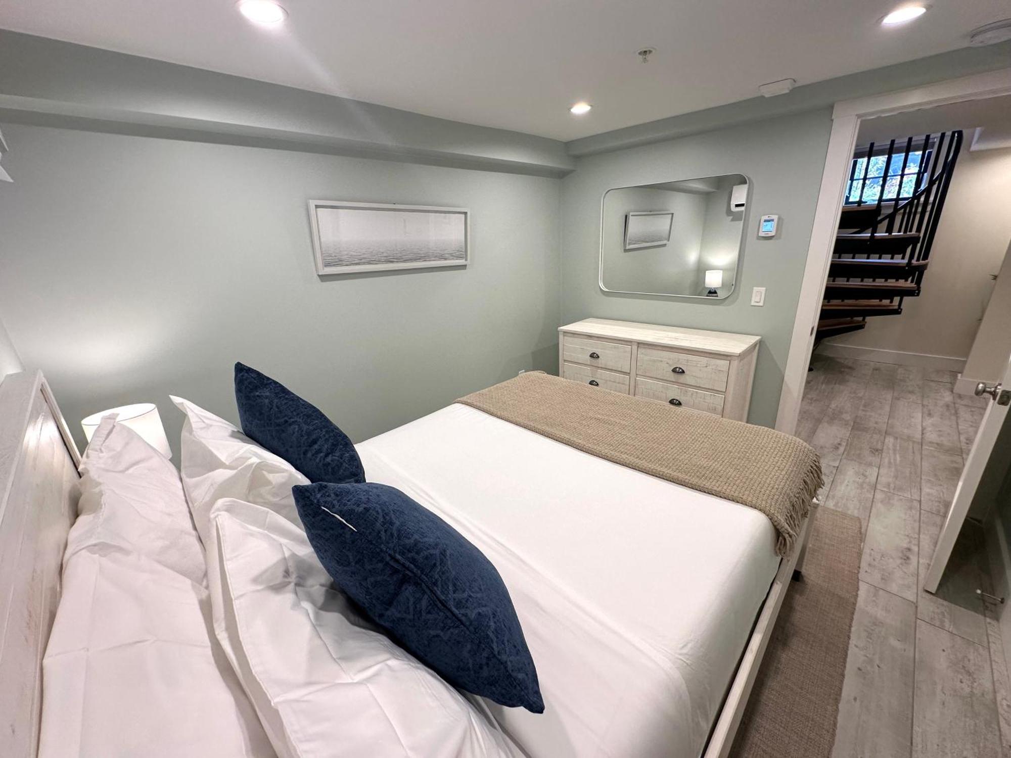 ニューポート Prime Location! Renovated House! 6 Bed4 Bathヴィラ エクステリア 写真