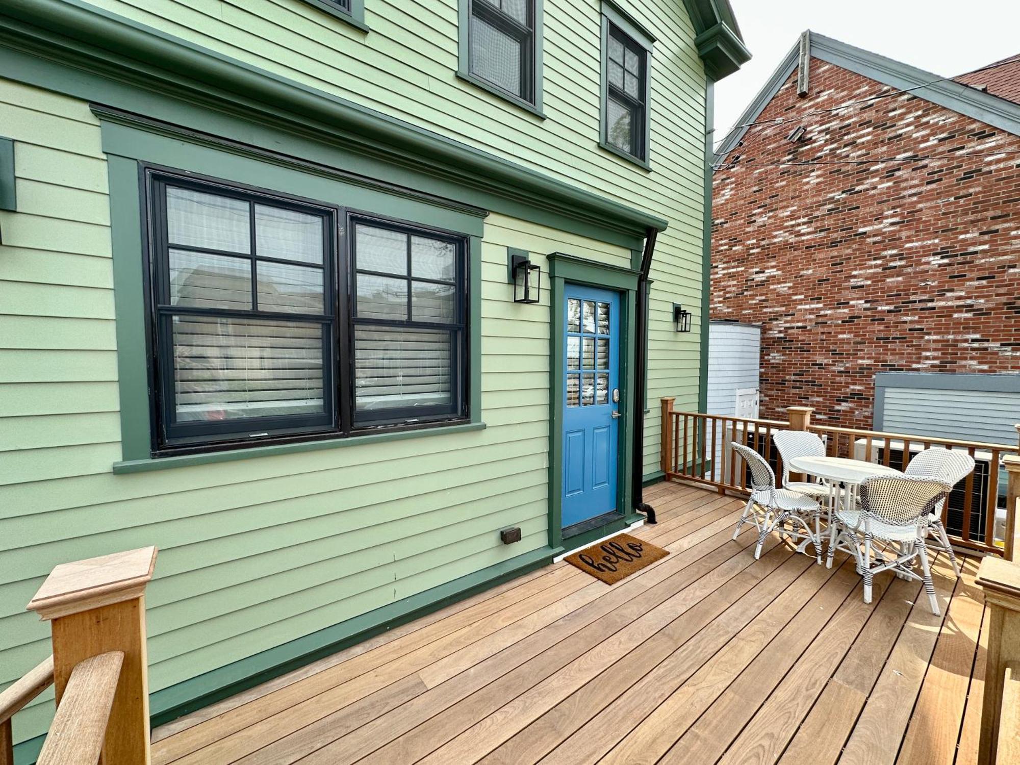 ニューポート Prime Location! Renovated House! 6 Bed4 Bathヴィラ エクステリア 写真