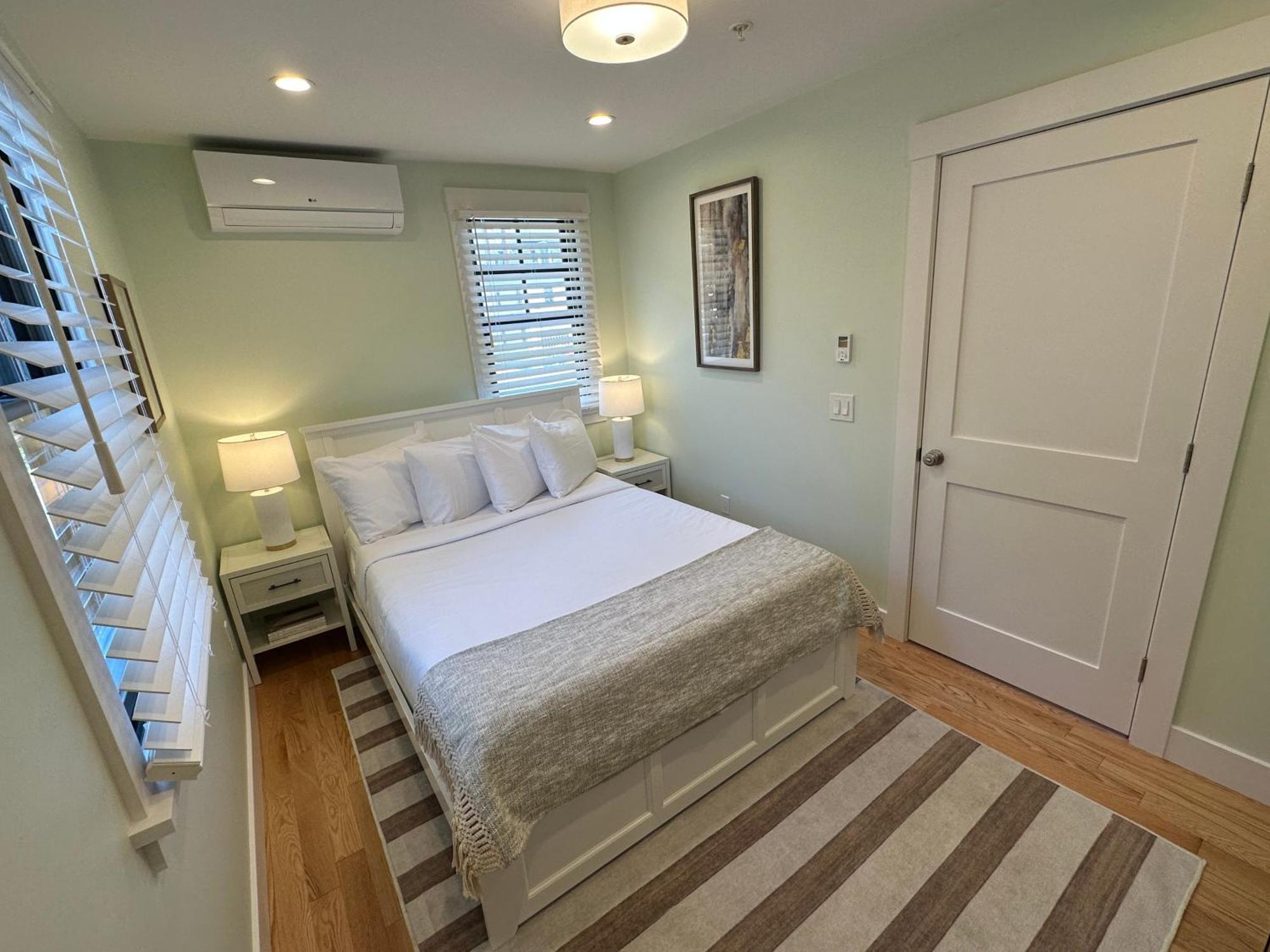 ニューポート Prime Location! Renovated House! 6 Bed4 Bathヴィラ エクステリア 写真